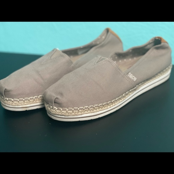 Sketchers BOBS. Women’s size 10 color Sand - Picture 2 of 5